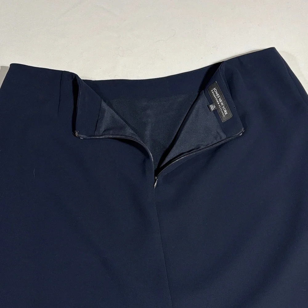 sleek navy